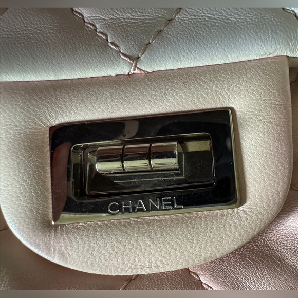 Chanel 2.55 Reissue Maxi 227 Pink White Degrade Ombré Bag - Picture 8 of 16